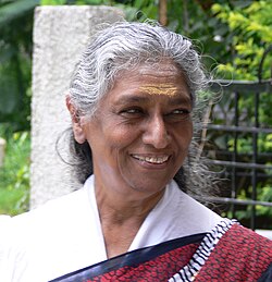 S_Janaki_in_Pune,_India_2007